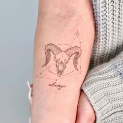 Kos csillagjegy tetoválás