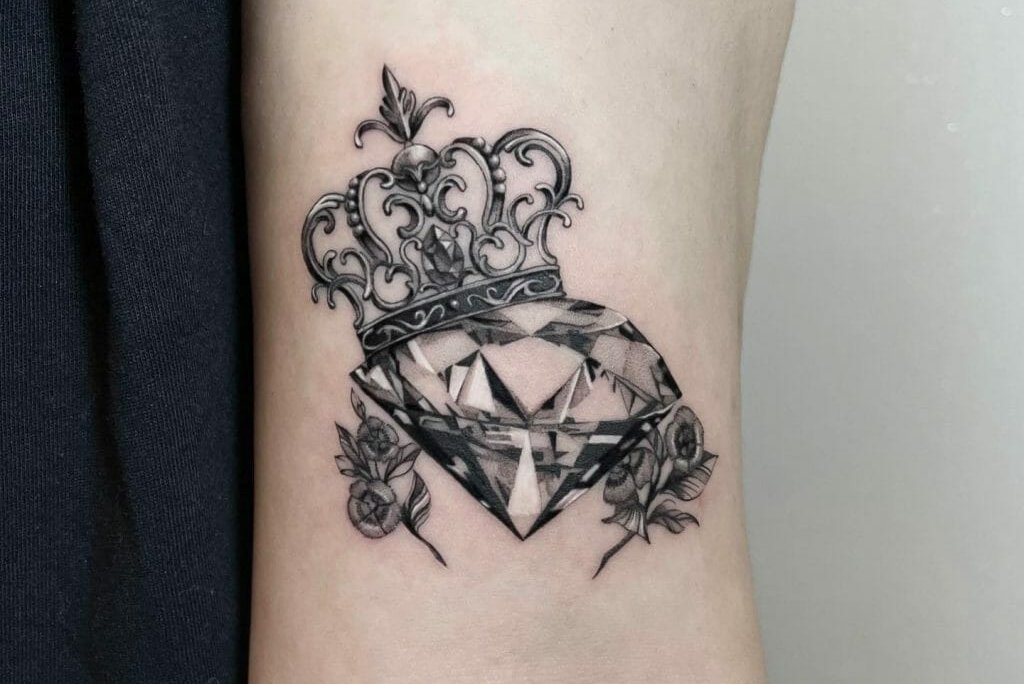 1661040803_650_10-Best-Diamond-Tattoo-Ideas-That-Will-Blow-Your-Mind