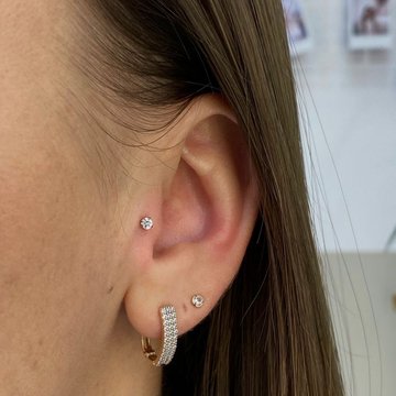 Tragus23