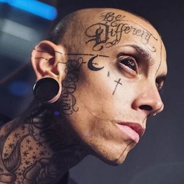 тату на глазном яблоке (21)