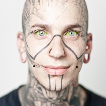 тату на глазном яблоке (19)