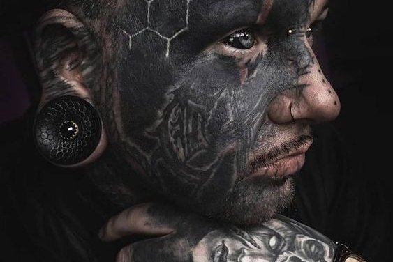 тату на глазном яблоке (27)